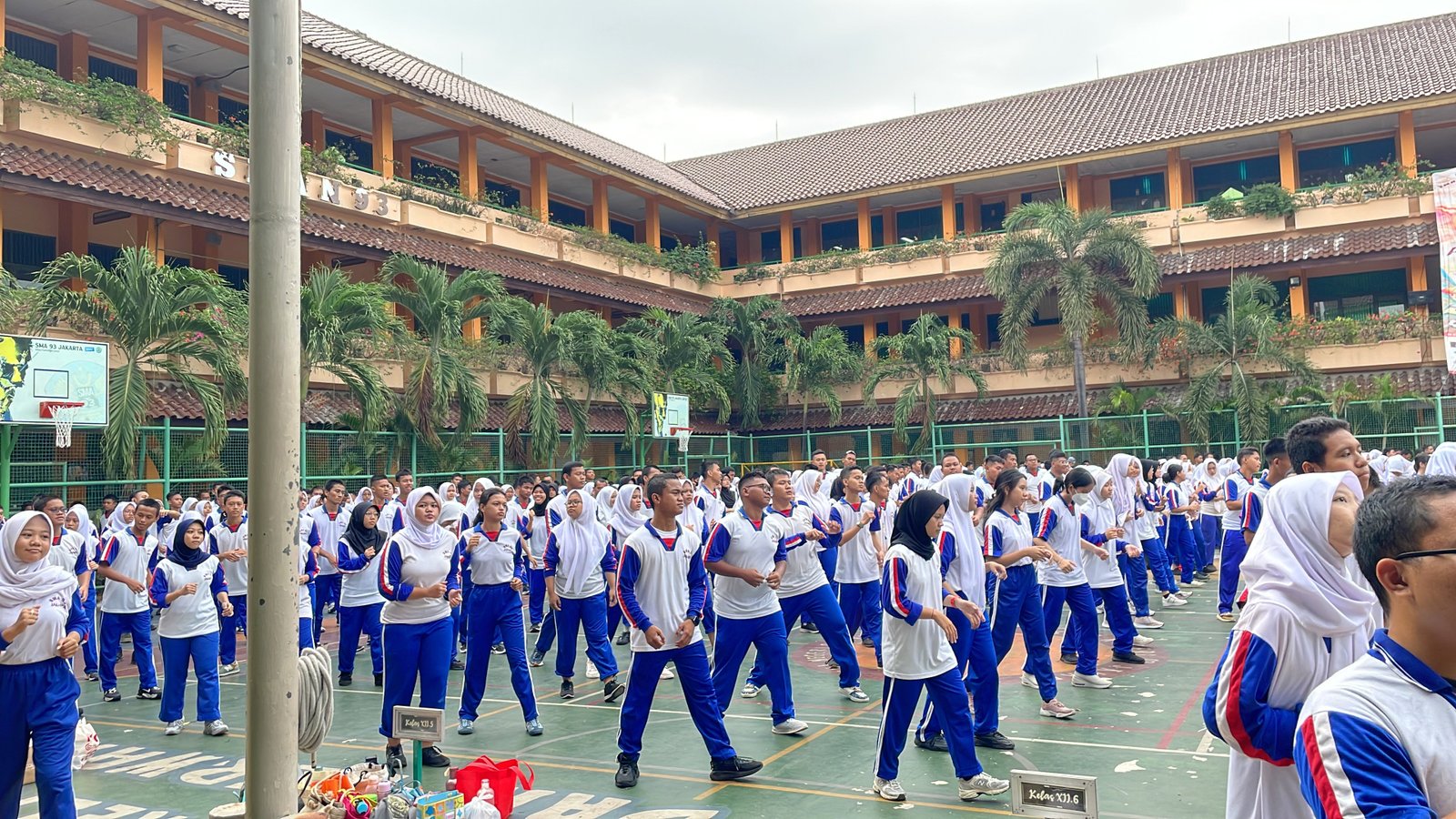 KEGIATAN SENAM SMA NEGERI 93 JAKARTA