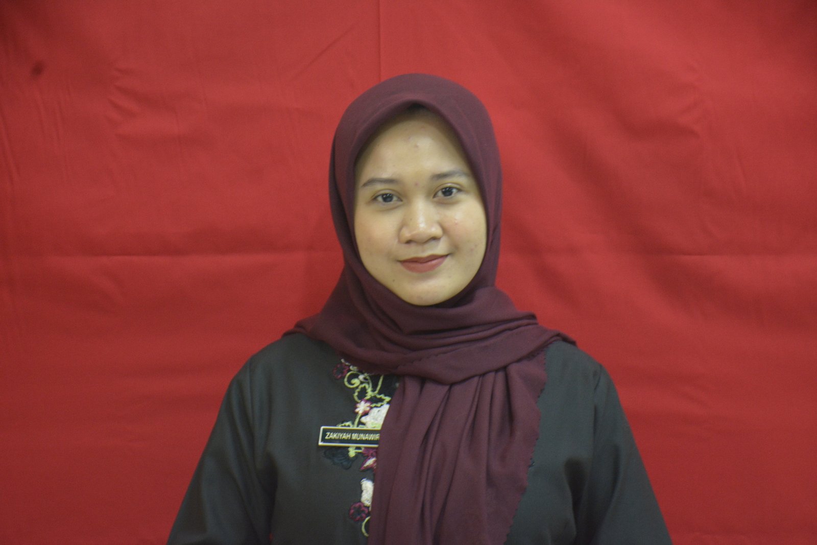 IBU ZAKIYYAH - GURU SENI MUSIK